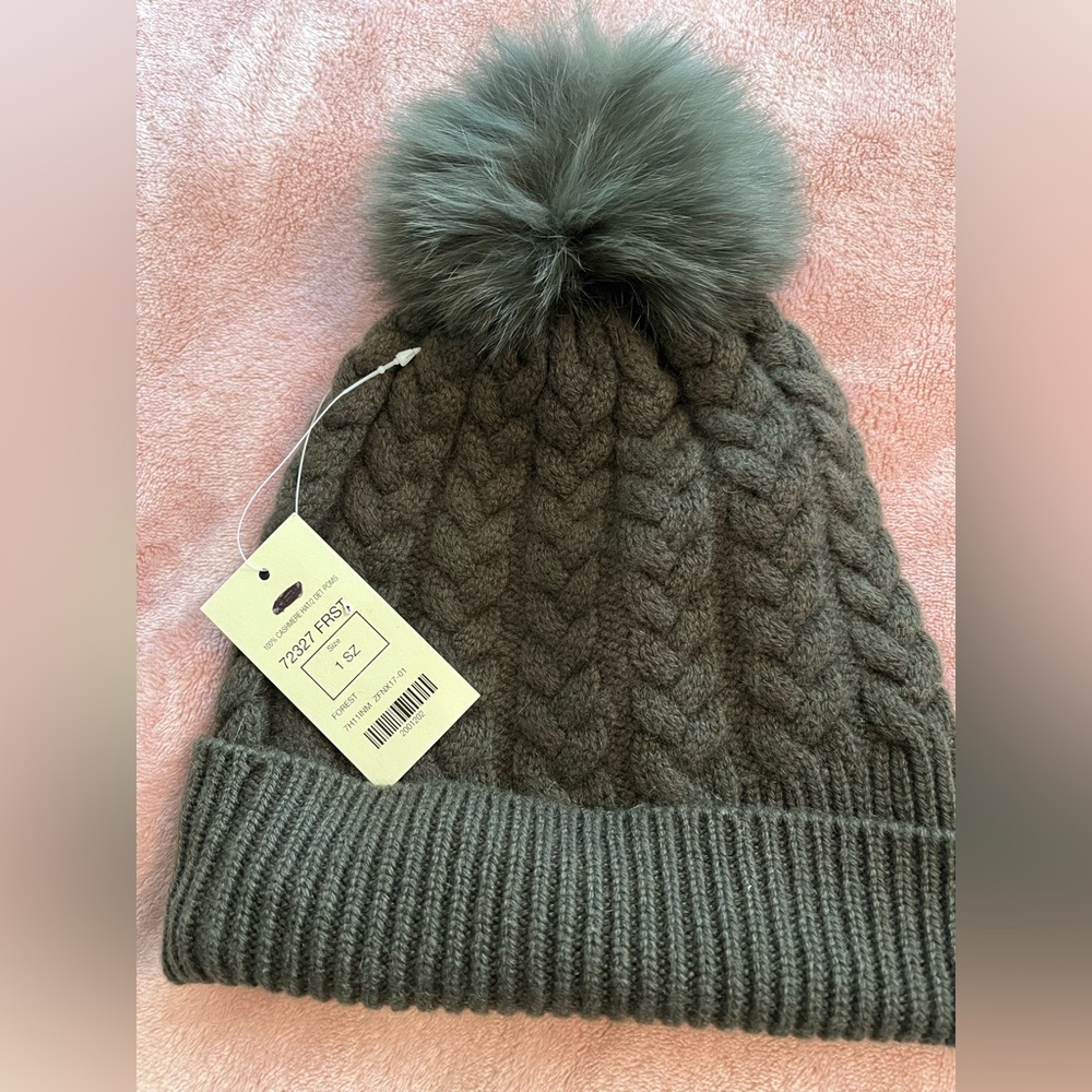 Overland Knit Cashmere Beanie Hat with Detachable Fox and Raccoon Fur Pom - Picture 3 of 4